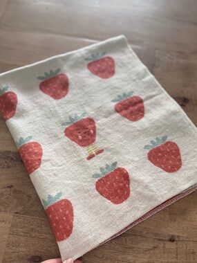David Fussenegger Baby Nursery Blanket Strawberry made in Austria Reversible